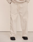 Men oversized beige pantalon front view