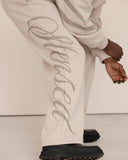 Men oversized beige pantalon side view