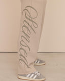 Men oversized beige pantalon side view