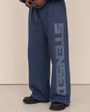 Men oversized blue pantalon side view