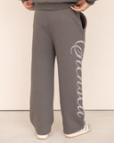 Men oversized gris pantalon back view