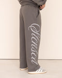 Men oversized gris pantalon side view