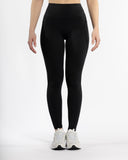 Women black legging pocket front view