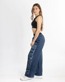 women oversized bleu pantalon side view