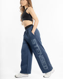 women oversized bleu pantalon side view