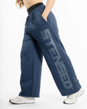 women oversized bleu pantalon side view