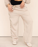 women oversized beige pantalon front view
