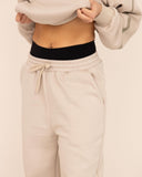 women oversized beige pantalon front view
