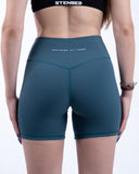 women bleu short view