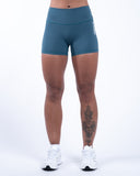 women bleu short view
