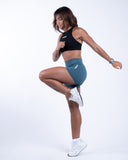 women bleu short view