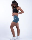 women bleu short view